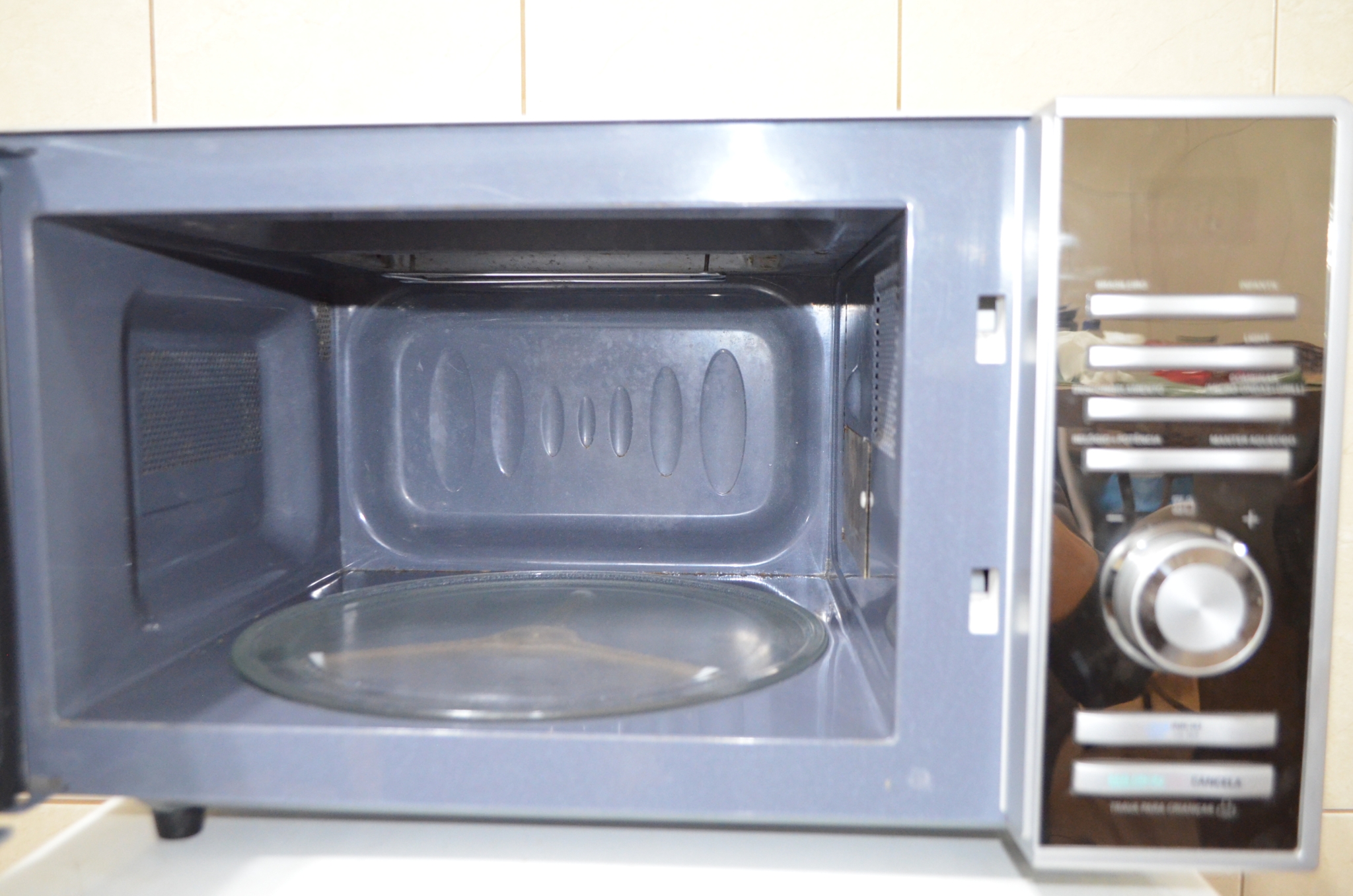 Forno de Microondas LG MH7083R