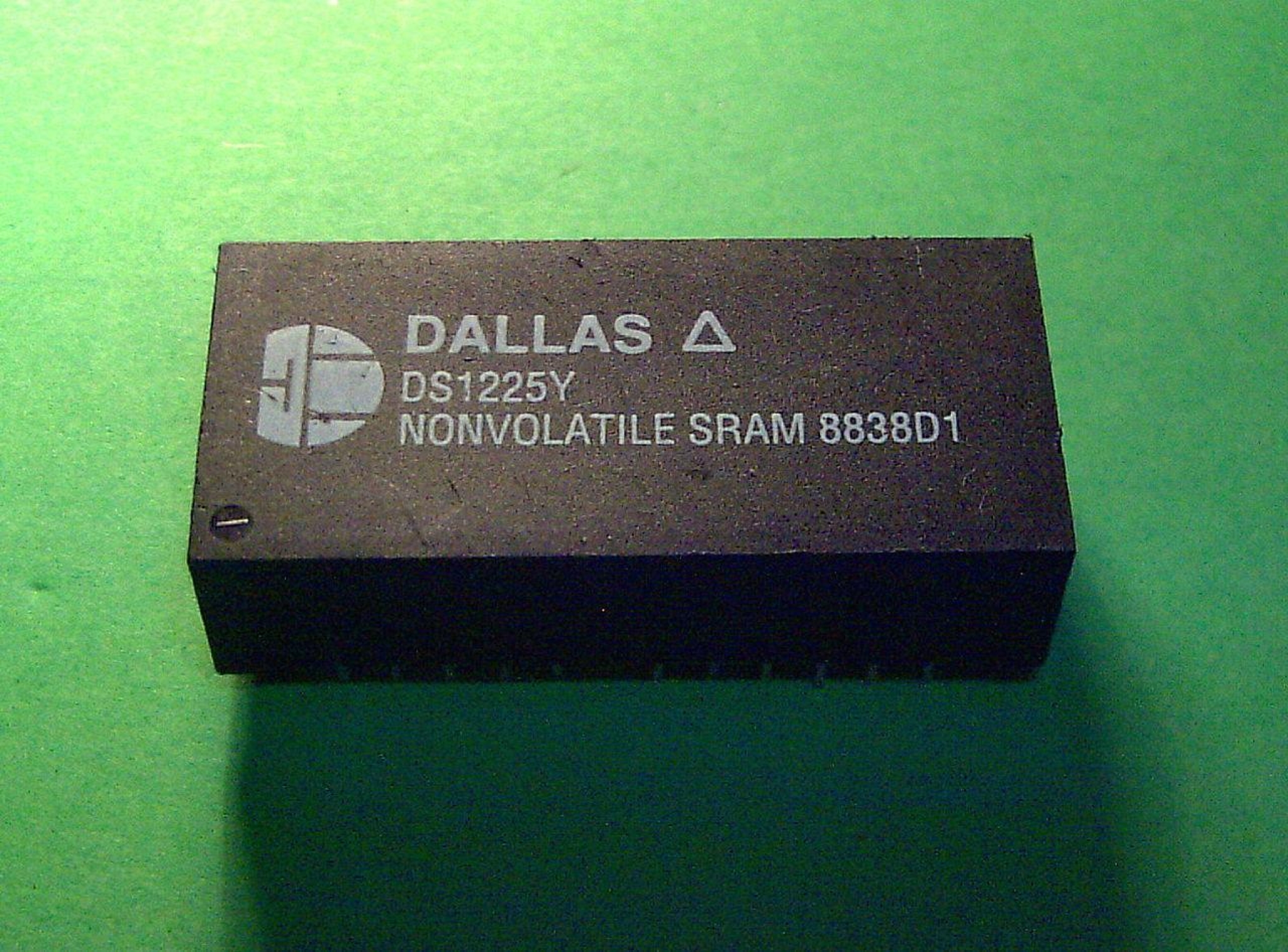 DS1225 64k Nonvolatile SRAM
