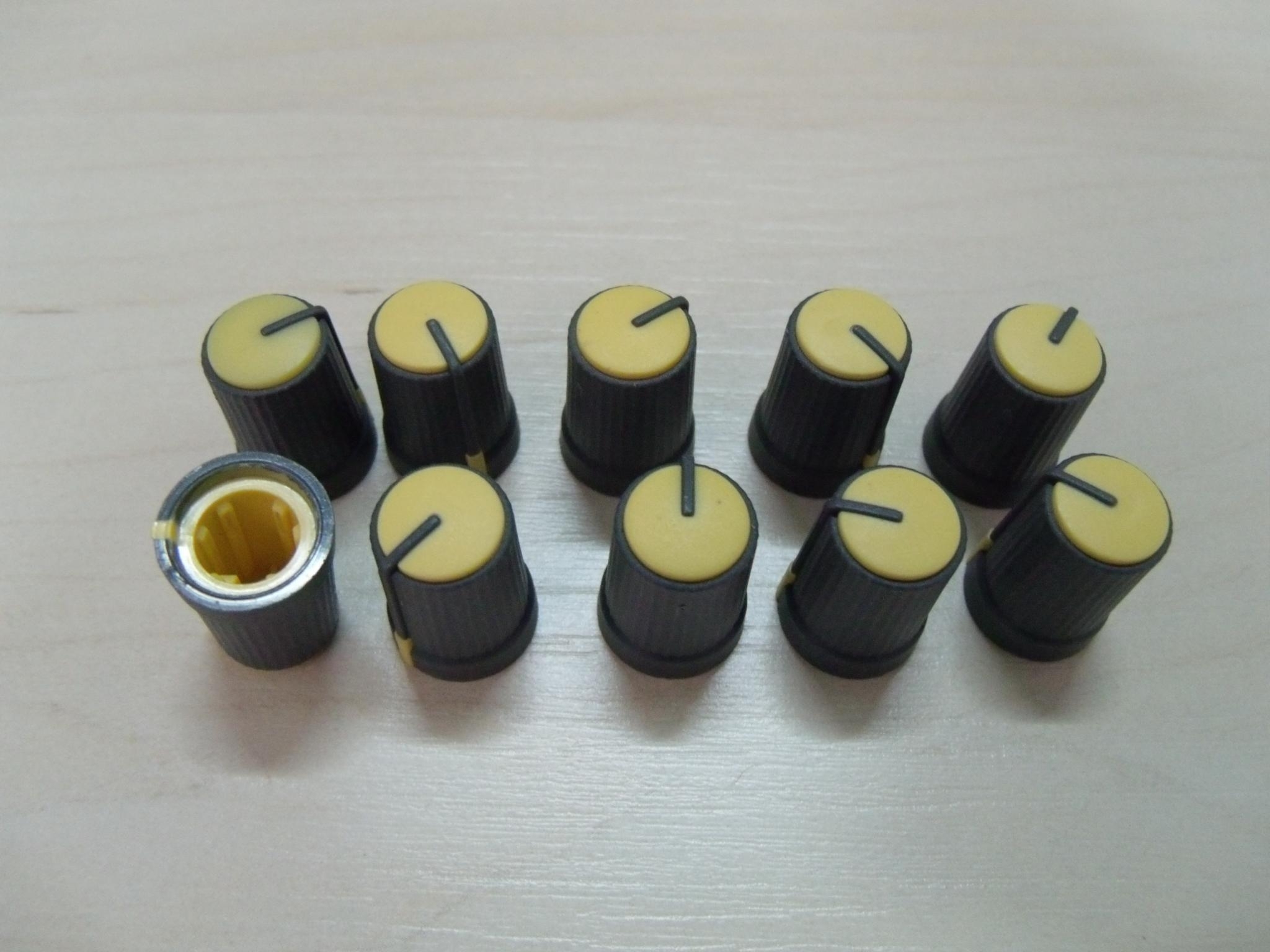 Botão Knob Cinza e Amarelo D-Shaft - Lote de 10