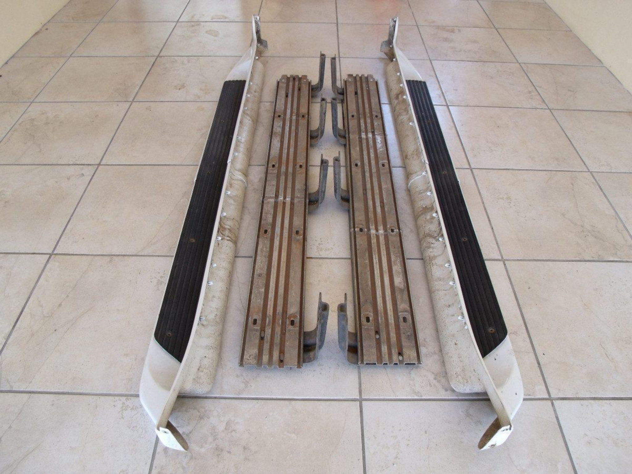 Estribos para Ford Explorer - par